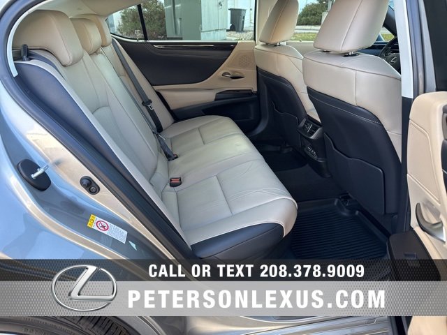 Used 2019 Lexus ES 300h w/ Luxury Package image 18