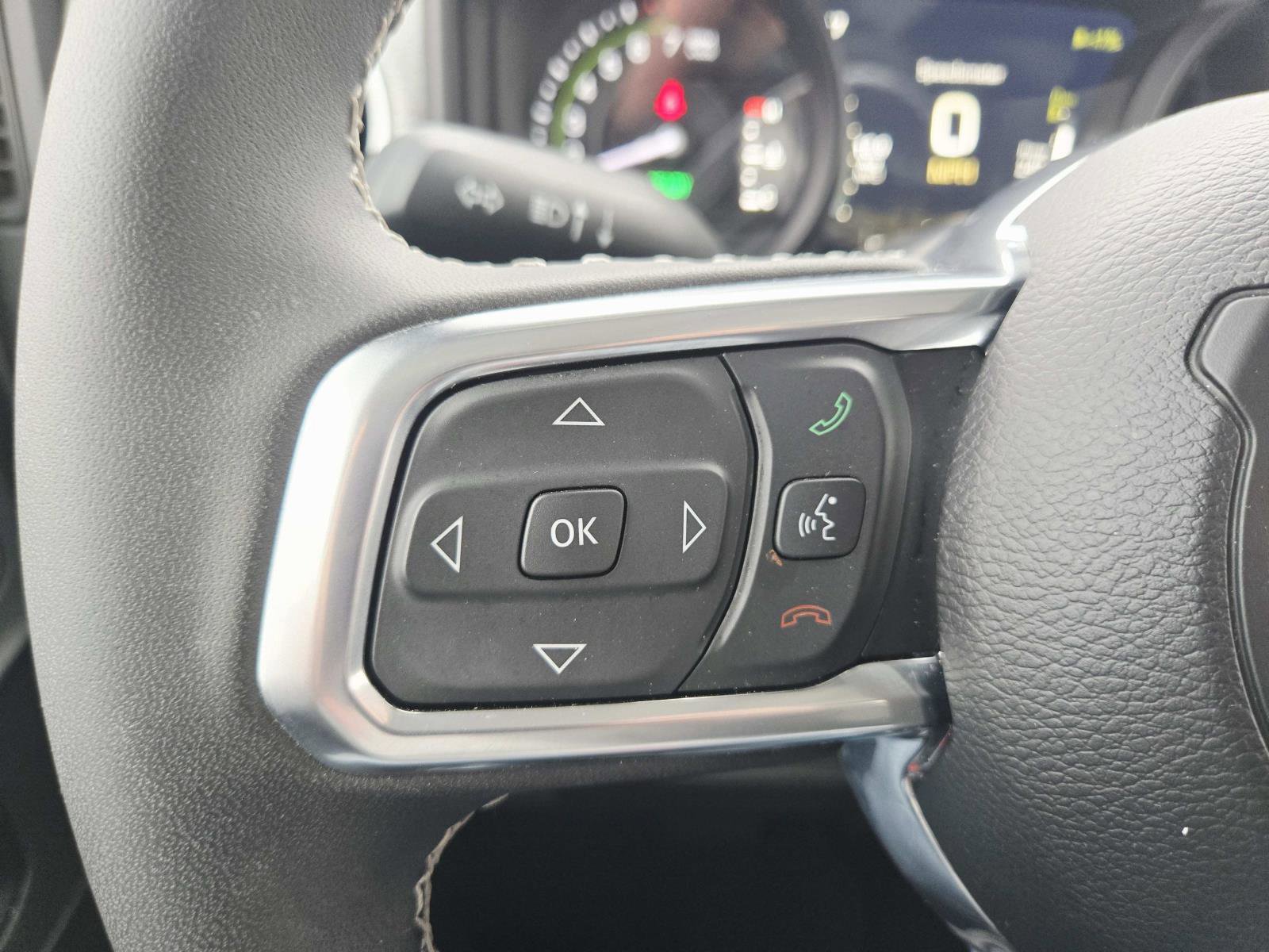 Used 2025 Jeep Wrangler Sahara AWD/4WD image 24