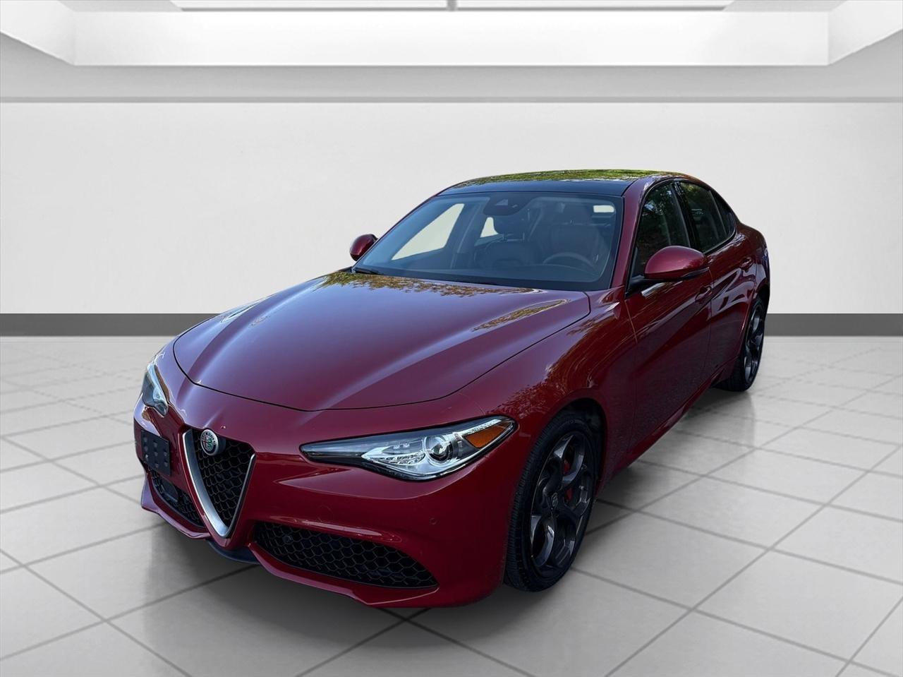 Used 2018 Alfa Romeo Giulia Ti Sport w/ Quick Order Package 22S Sport AWD/4WD image 10