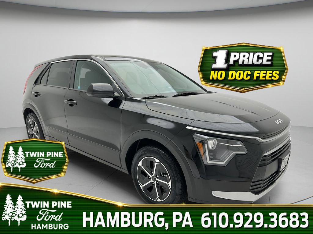 Used 2025 Kia Niro LX FWD image 1