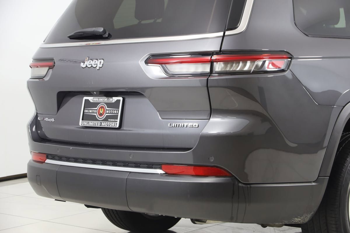 Used 2022 Jeep Grand Cherokee L Limited AWD/4WD image 43