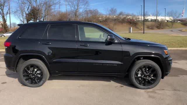 Used 2019 Jeep Grand Cherokee Altitude AWD/4WD image 9