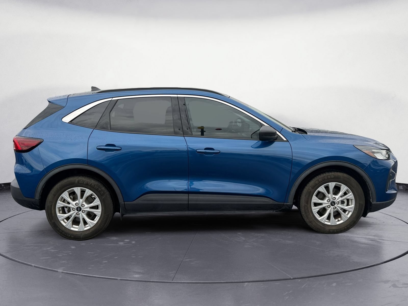 Used 2023 Ford Escape Active w/ Tech Pack #1 FWD image 6