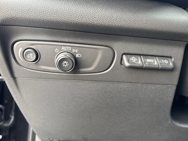 Used 2023 Buick Envision Avenir image 18