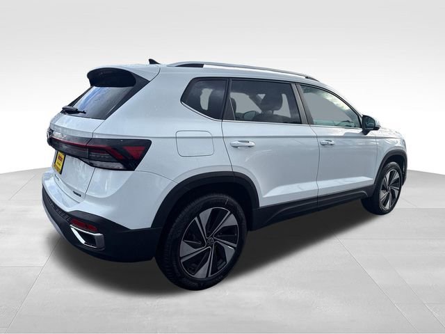 New 2026 Volkswagen Taos SE AWD/4WD image 7