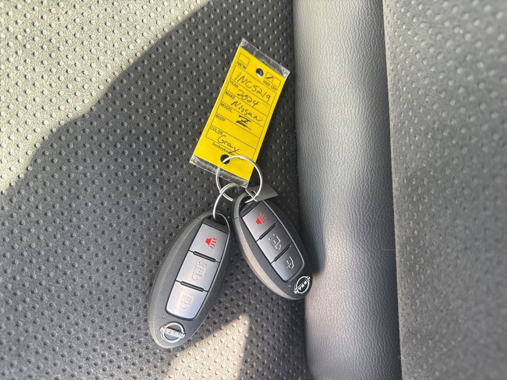 Used 2024 Nissan Z Performance w/ Floor Mat Package image 33