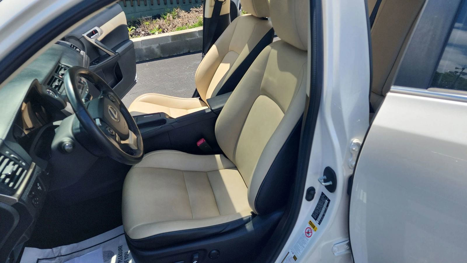 Used 2015 Lexus CT 200h image 17