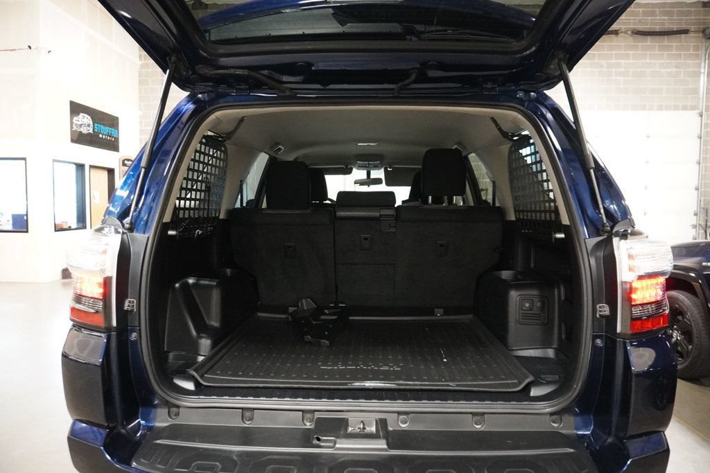 Used 2017 Toyota 4Runner SR5 AWD/4WD image 20