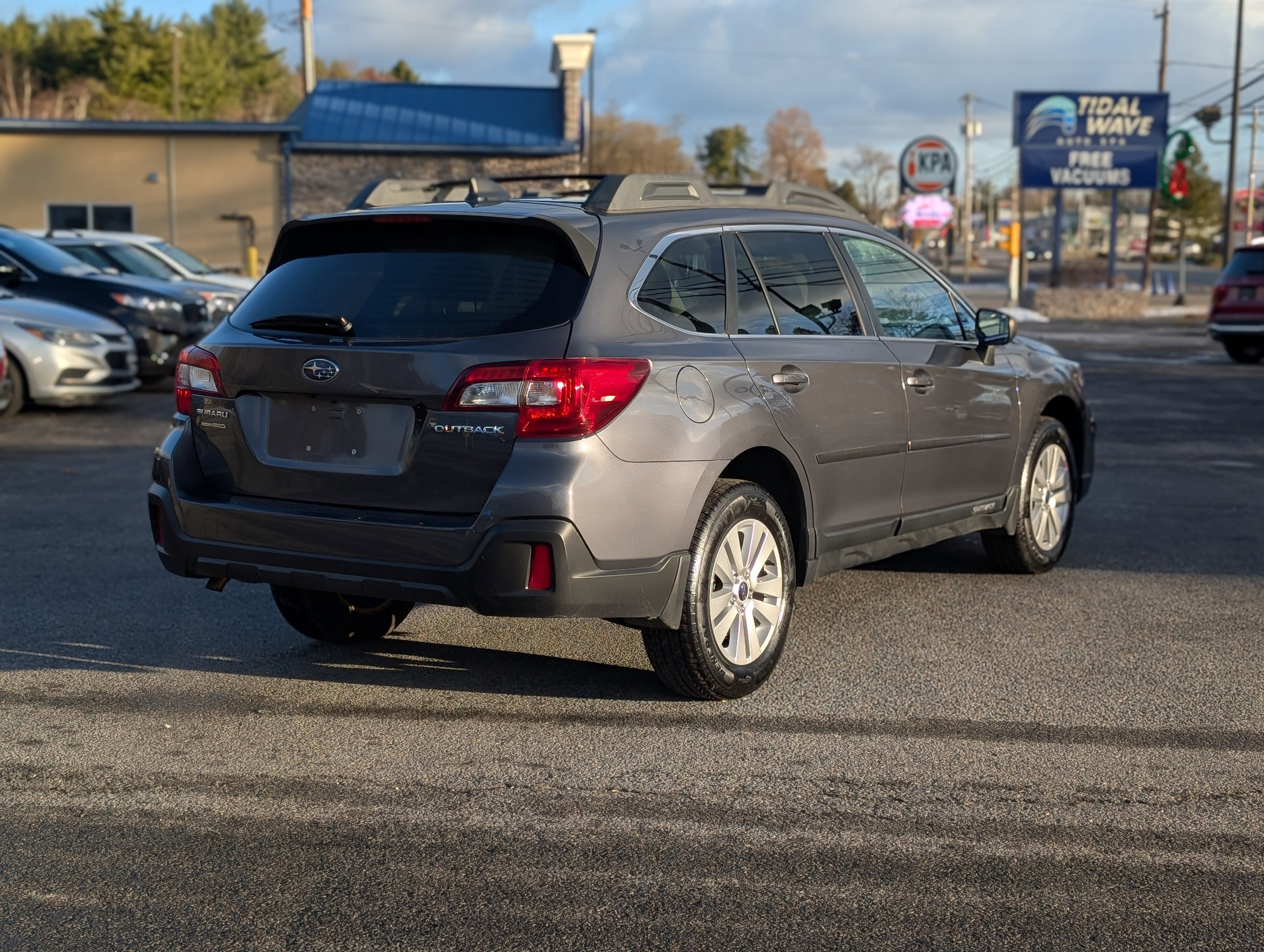 Used 2018 Subaru Outback 2.5i Premium image 10