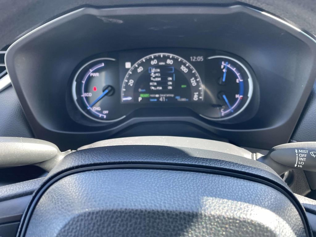 Used 2025 Toyota RAV4 XLE image 34