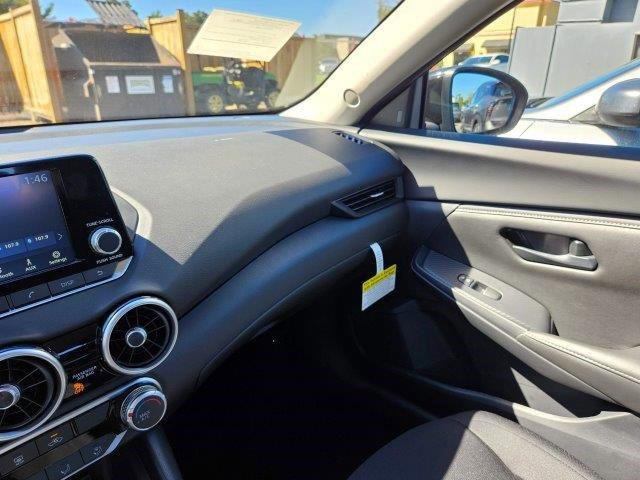 Used 2025 Nissan Sentra S image 16