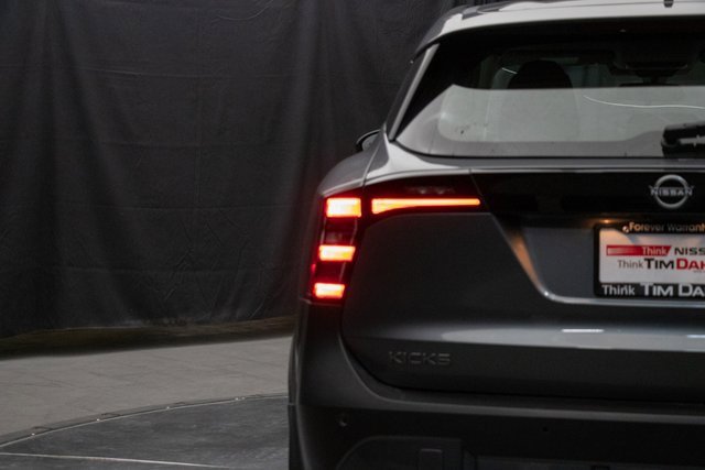 Used 2025 Nissan Kicks S image 12