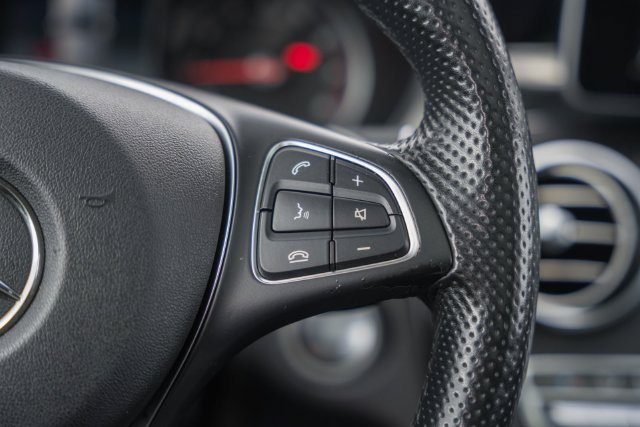 Used 2019 Mercedes-Benz GLC 300 4MATIC image 28