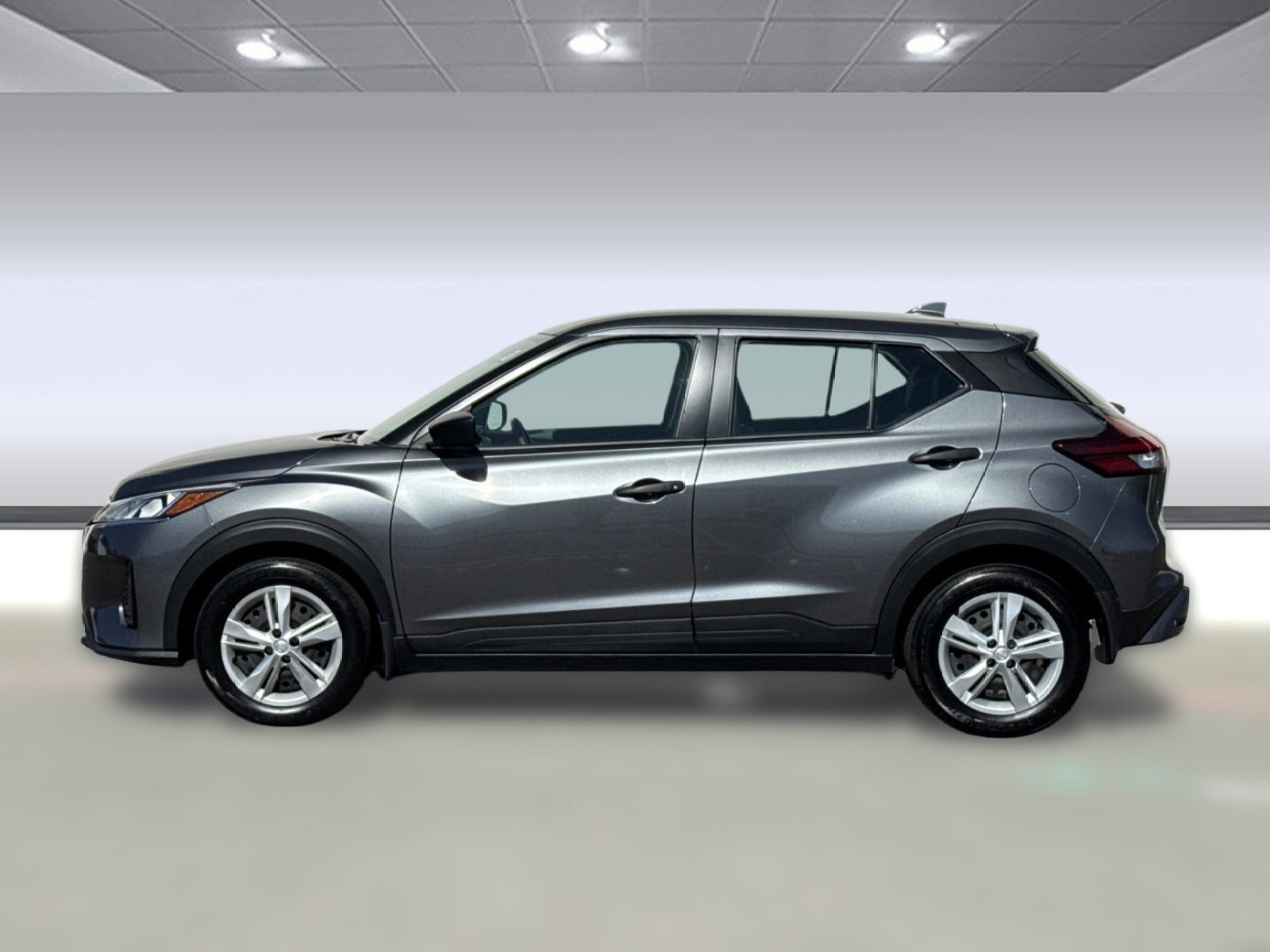 Used 2023 Nissan Kicks S image 2