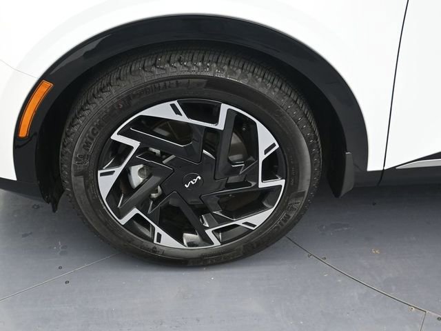 Used 2025 Kia Sportage SX image 10