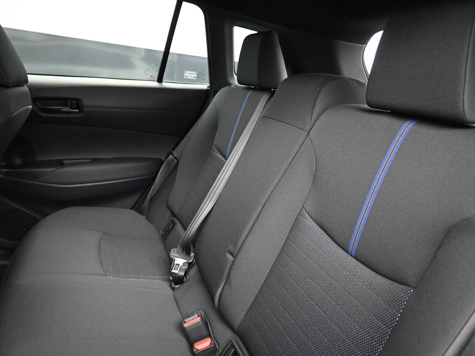 Used 2025 Toyota Corolla Cross AWD Hybrid w/ Moonroof Package image 14