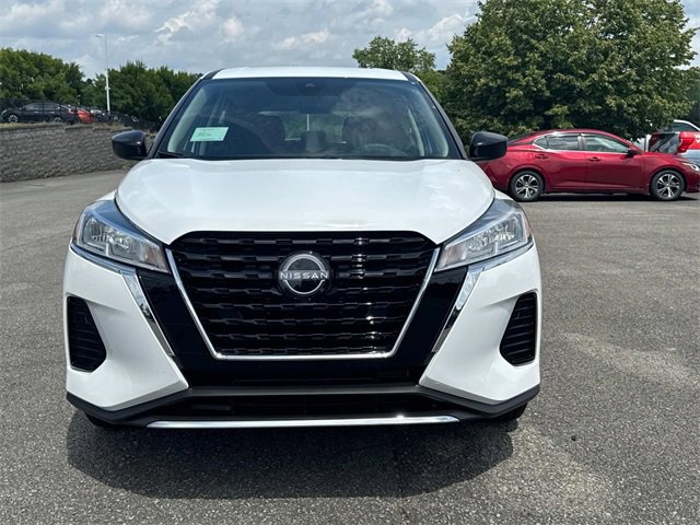New 2025 Nissan Kicks Play S image 9