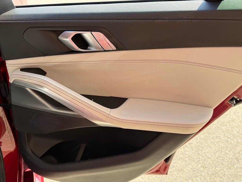 Used 2023 BMW X6 xDrive40i w/ M Sport Package image 22