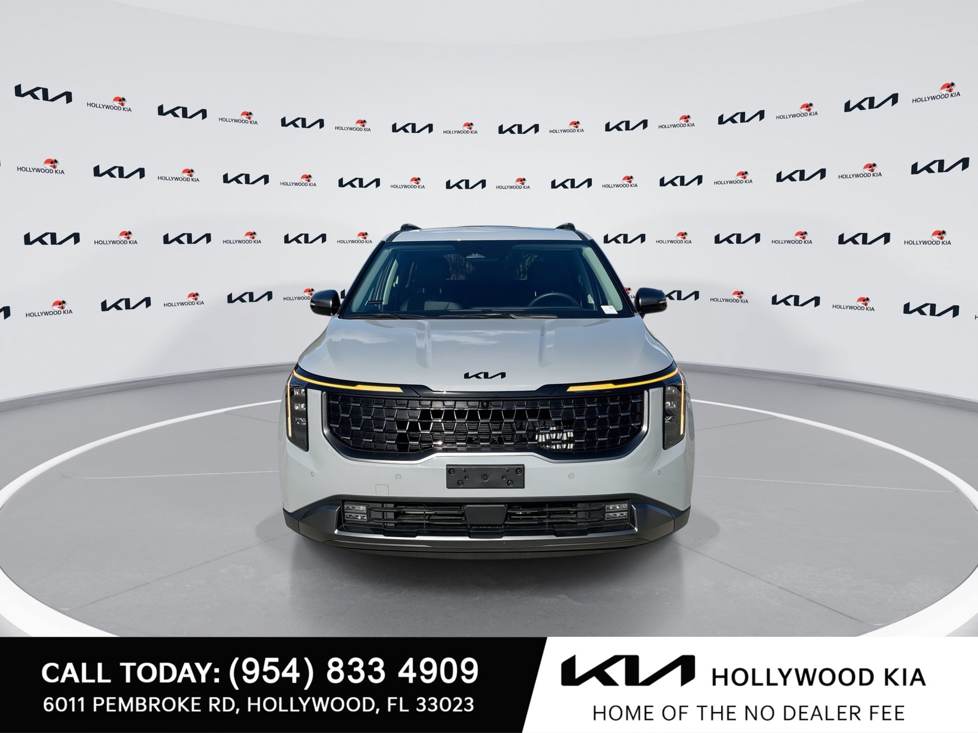 Used 2026 Kia Carnival SX FWD image 3