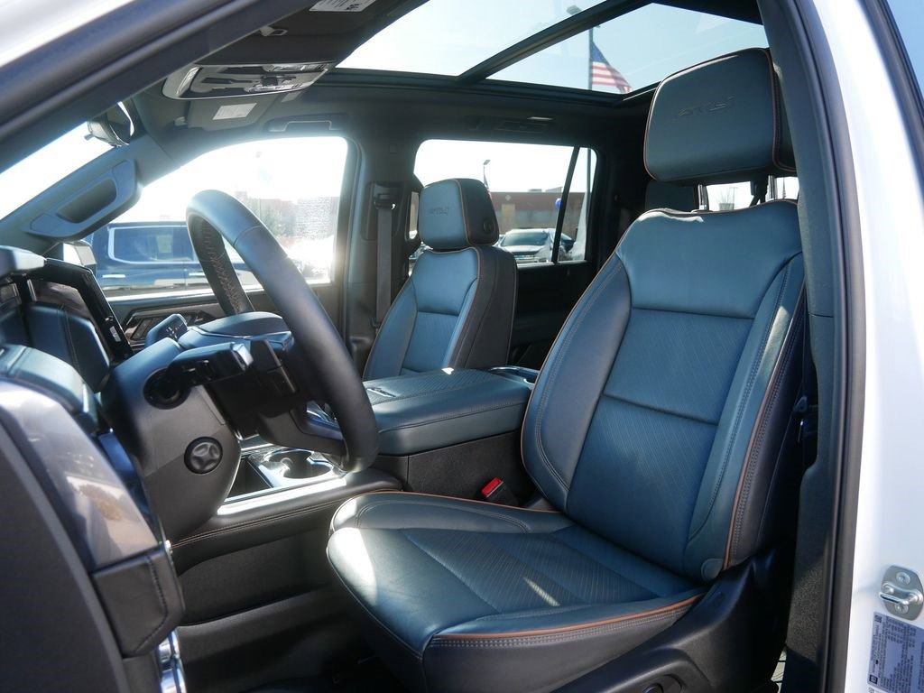 Certified 2025 GMC Yukon XL AT4 w/ AT4 Premium Package AWD/4WD image 7