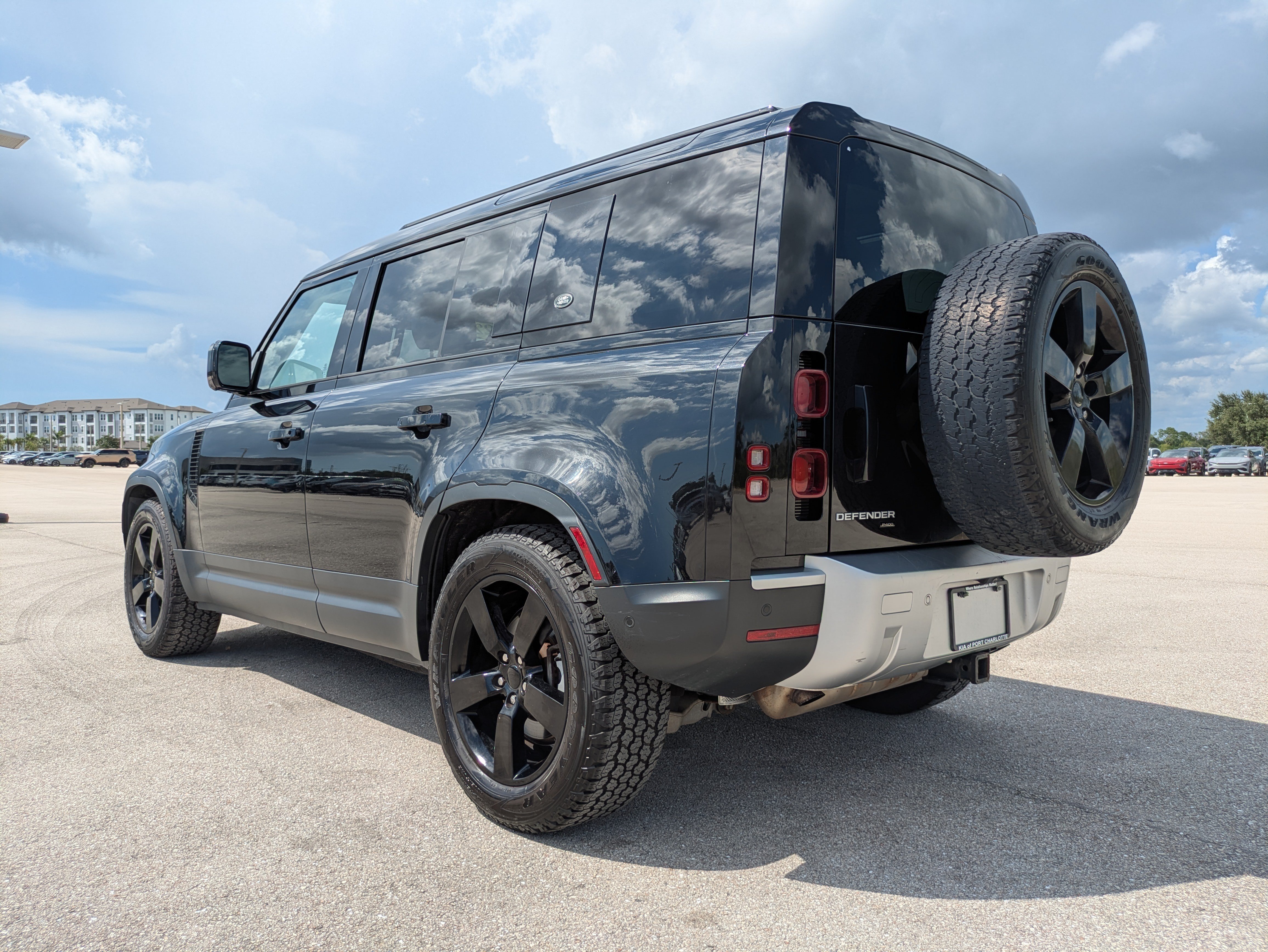 Used 2022 Land Rover Defender 110 SE AWD/4WD image 6