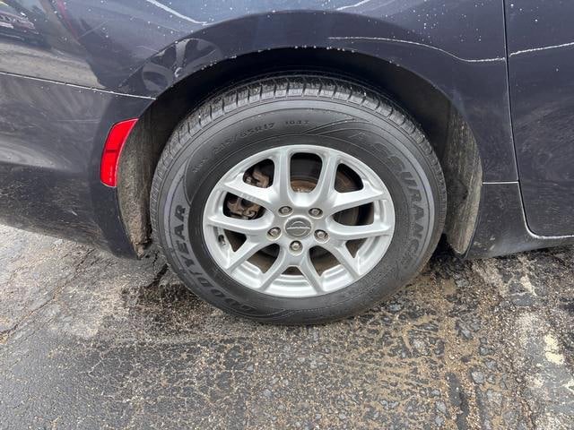 Used 2020 Chrysler Pacifica Touring w/ Advanced Safetytec Group image 27