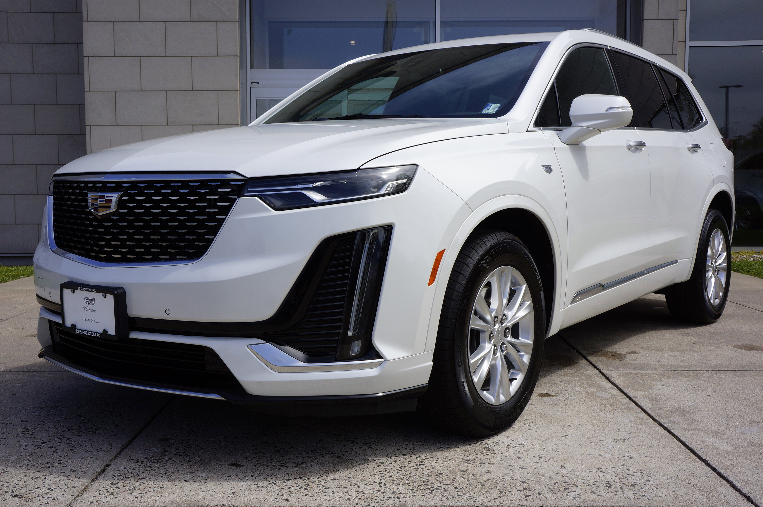 Used 2024 Cadillac XT6 Luxury w/ LPO, Floor Liner Package image 12