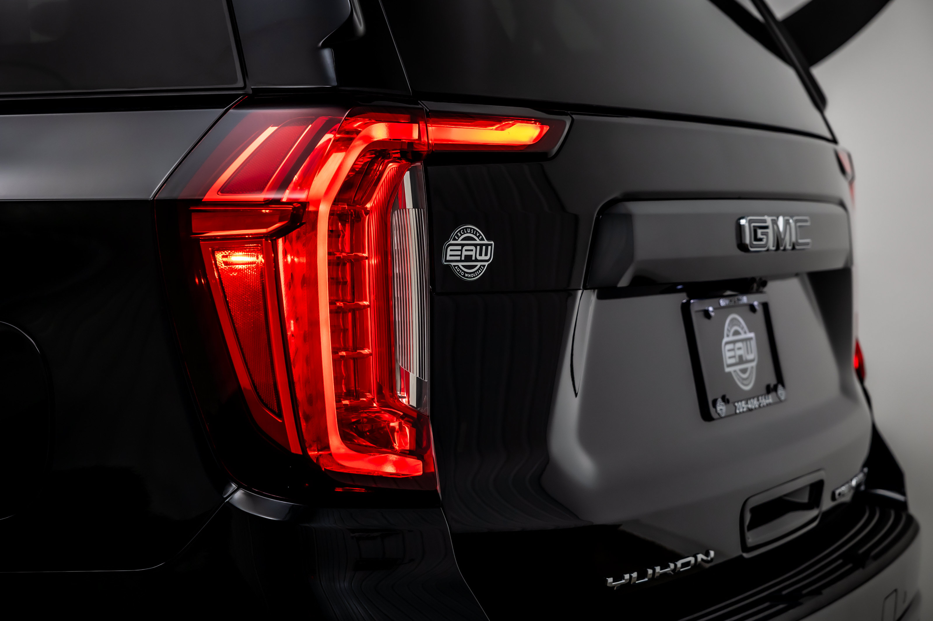 Used 2024 GMC Yukon Denali Ultimate AWD/4WD image 13