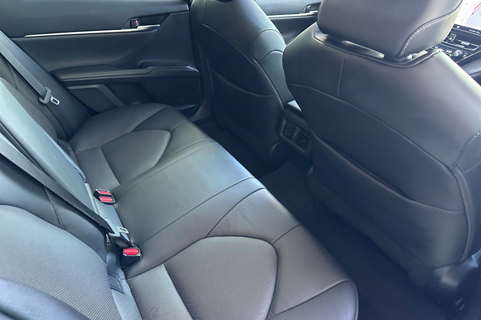 Used 2023 Toyota Camry XLE w/ Navigation Package FWD image 32