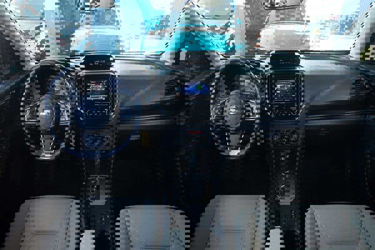 Used 2017 Subaru Impreza 2.0i Premium image 3