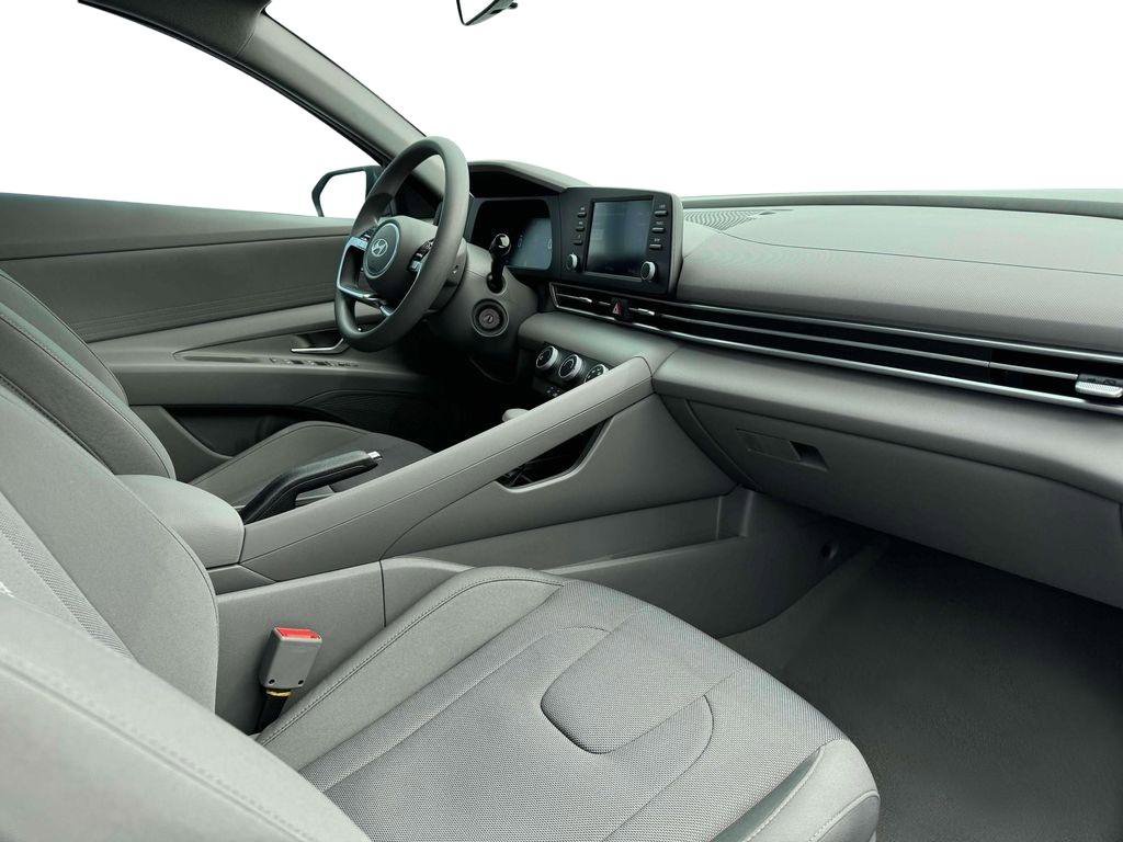 New 2025 Hyundai Elantra SE image 15
