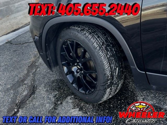 Used 2022 Chevrolet Trax LT w/ Midnight Edition image 25