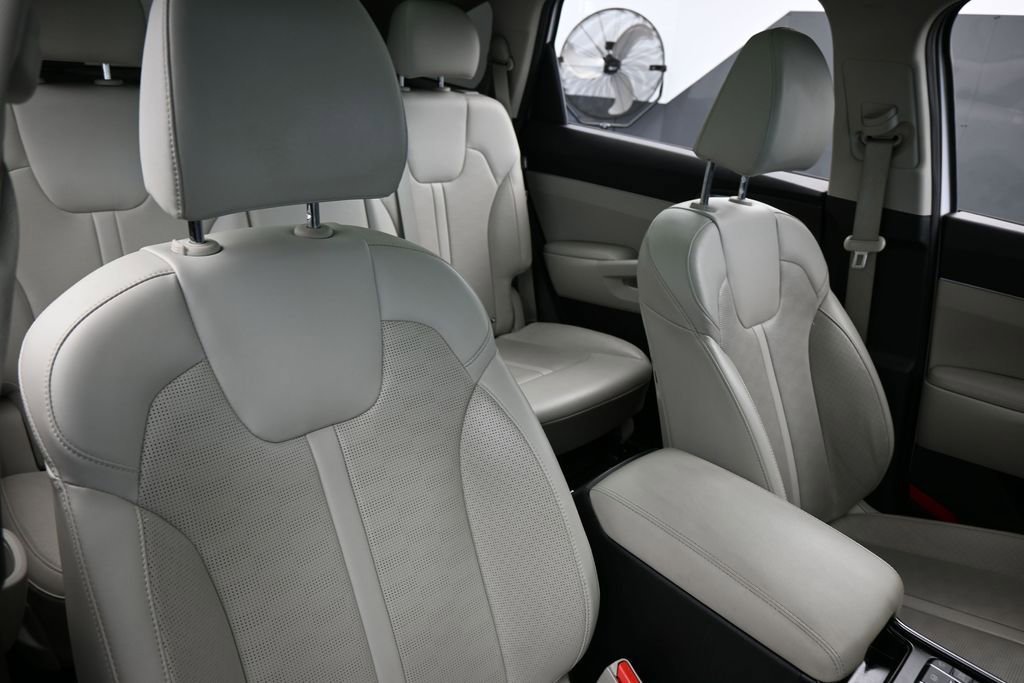 Used 2024 Kia Sorento S w/ Panoramic Sunroof Package FWD image 46