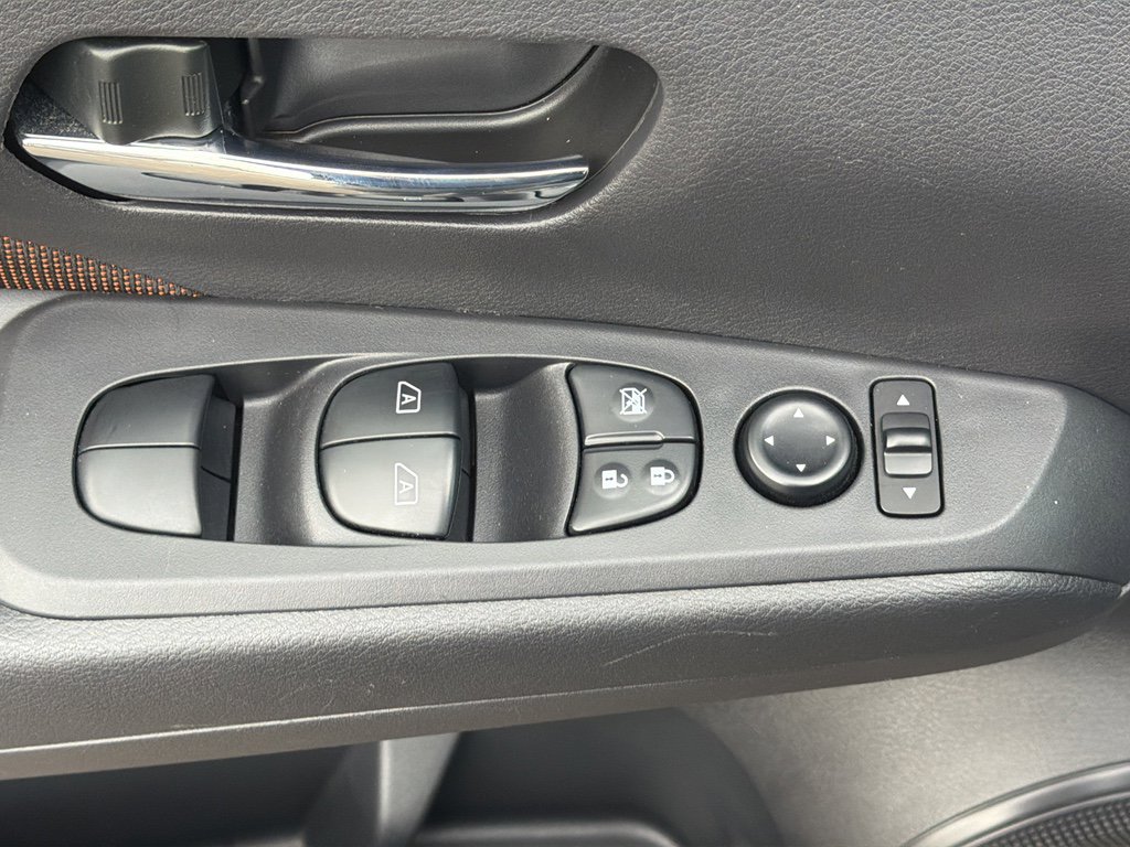 Certified 2023 Nissan Kicks SR image 17