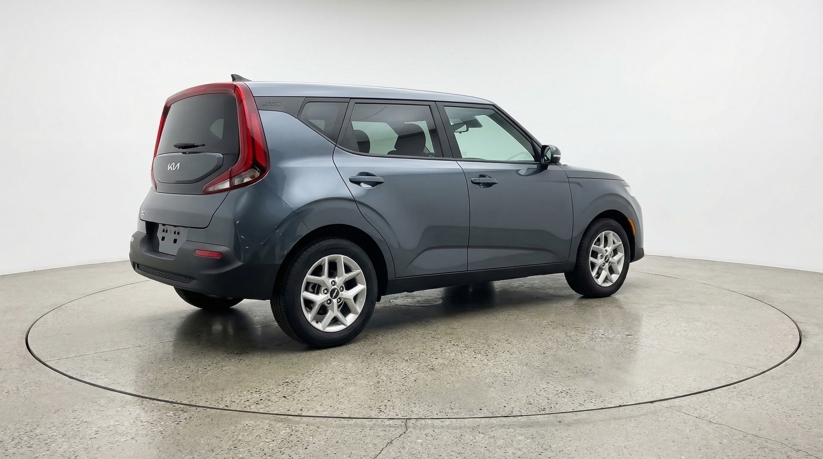 Used 2025 Kia Soul LX w/ LX Technology Package FWD image 9