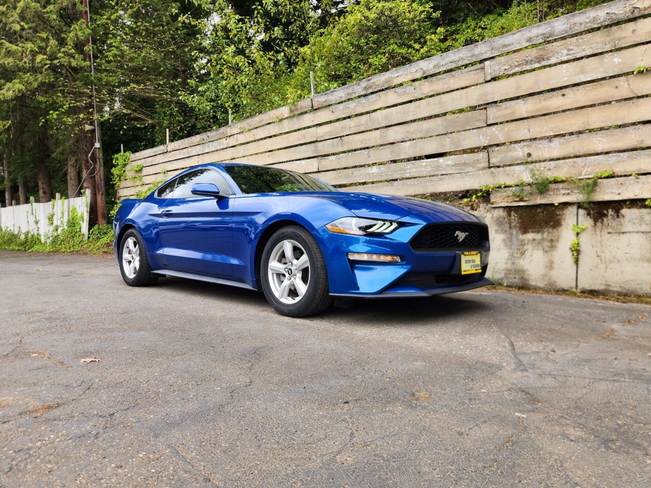 Used 2018 Ford Mustang Coupe RWD image 15