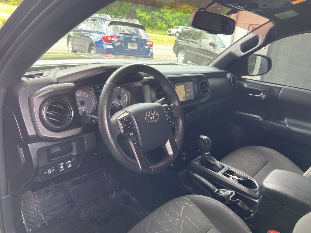 Used 2017 Toyota Tacoma TRD Off-Road w/ Tow Package (A/T) AWD/4WD image 35