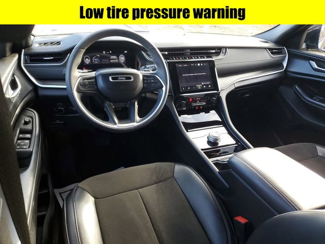 Certified 2023 Jeep Grand Cherokee Altitude image 9