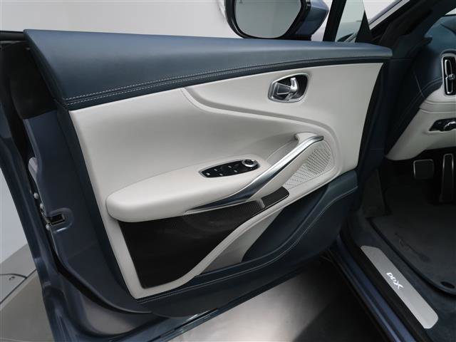 Used 2022 Aston Martin DBX AWD/4WD image 18