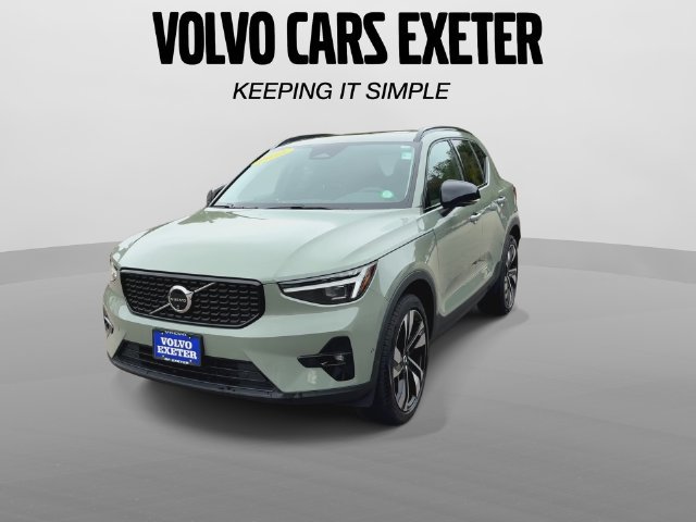 Certified 2025 Volvo XC40 B5 Ultra AWD/4WD image 3