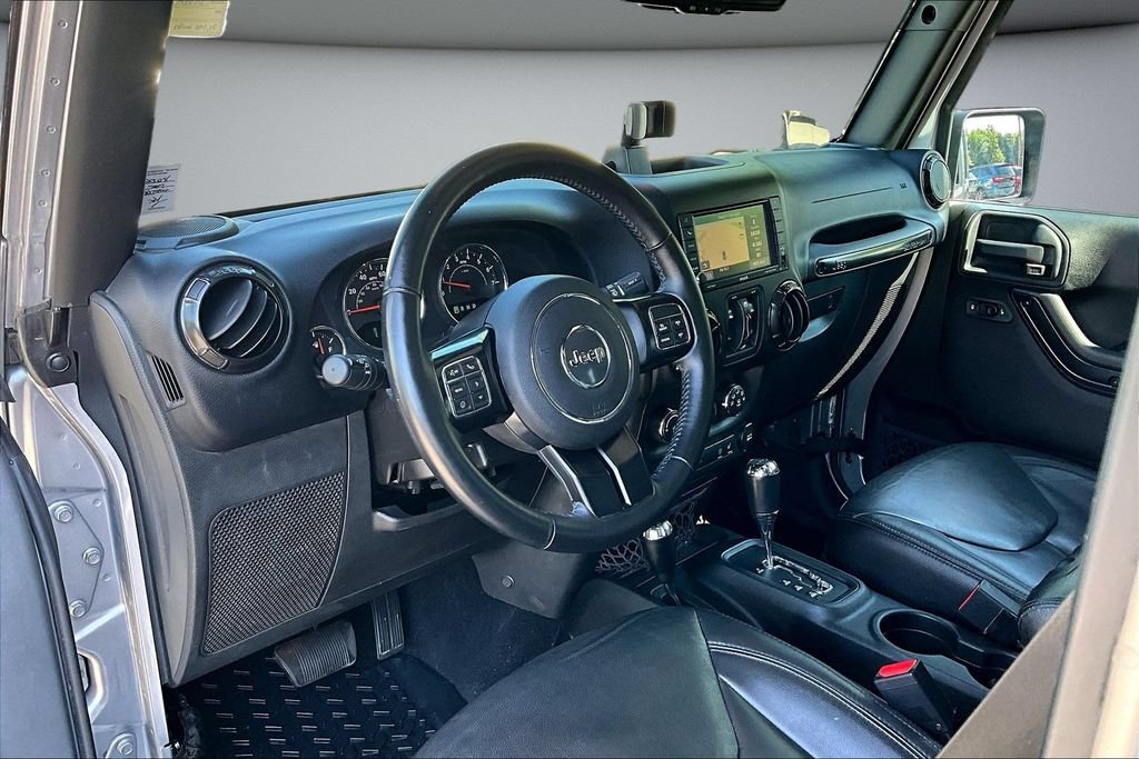 Used 2017 Jeep Wrangler Unlimited Sahara AWD/4WD image 16