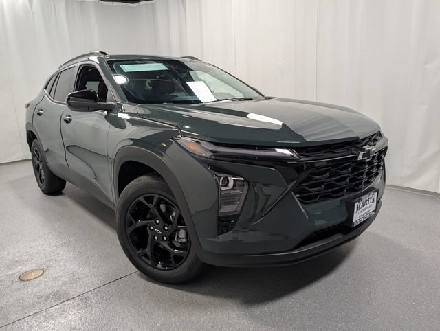New 2026 Chevrolet Trax LT w/ Driver Confidence Package FWD image 2