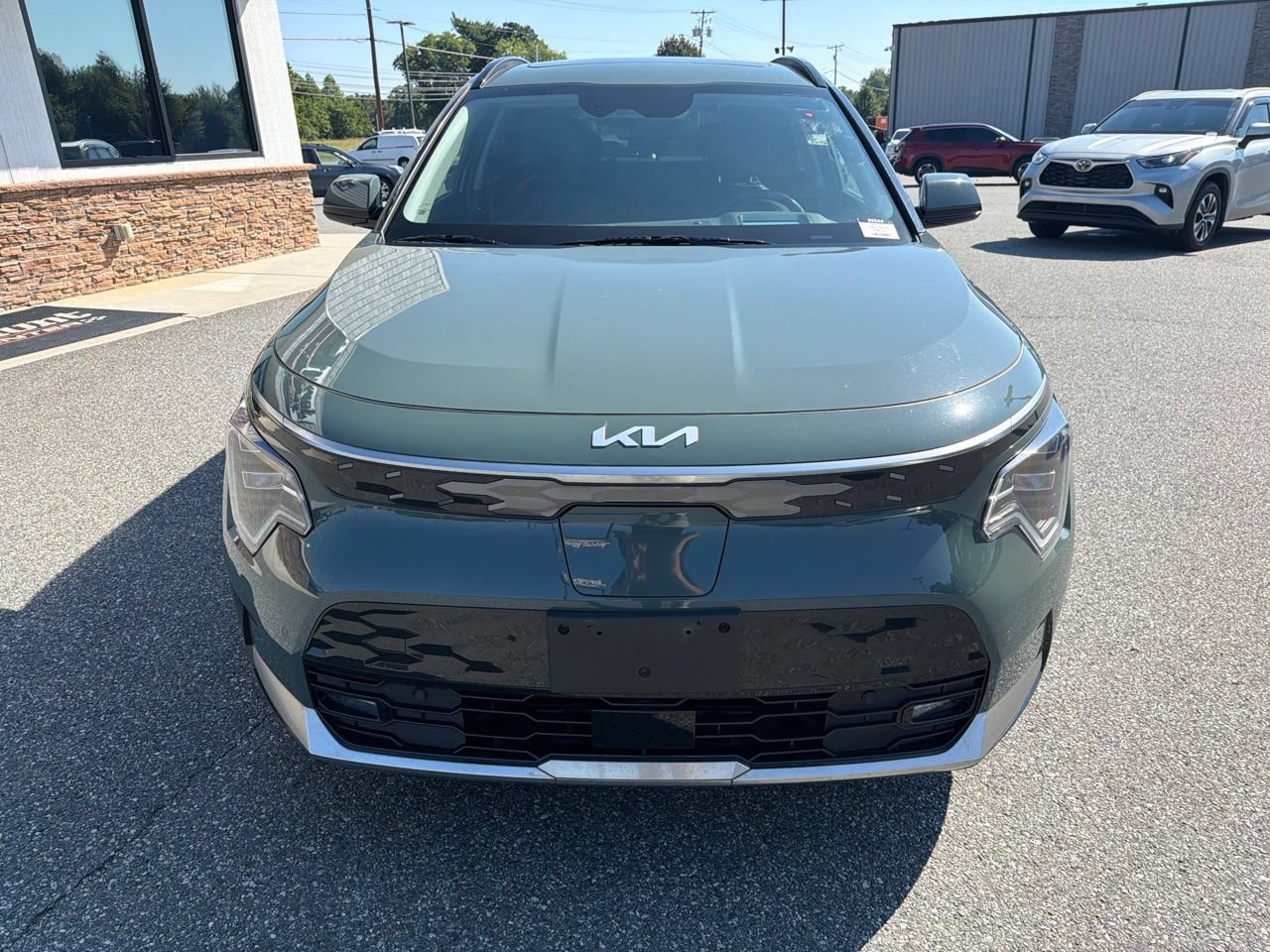 Used 2024 Kia Niro Wave w/ Wave Preserve Package FWD image 9