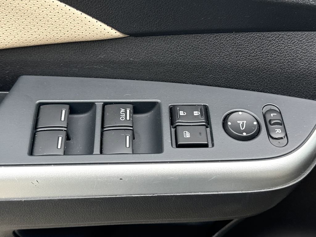 Used 2015 Honda CR-V Touring image 14