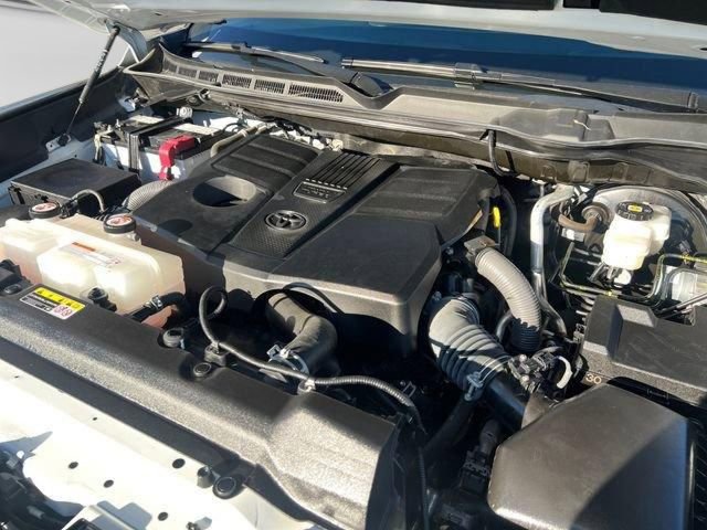 Used 2022 Toyota Tundra Platinum w/ Advanced Package image 9
