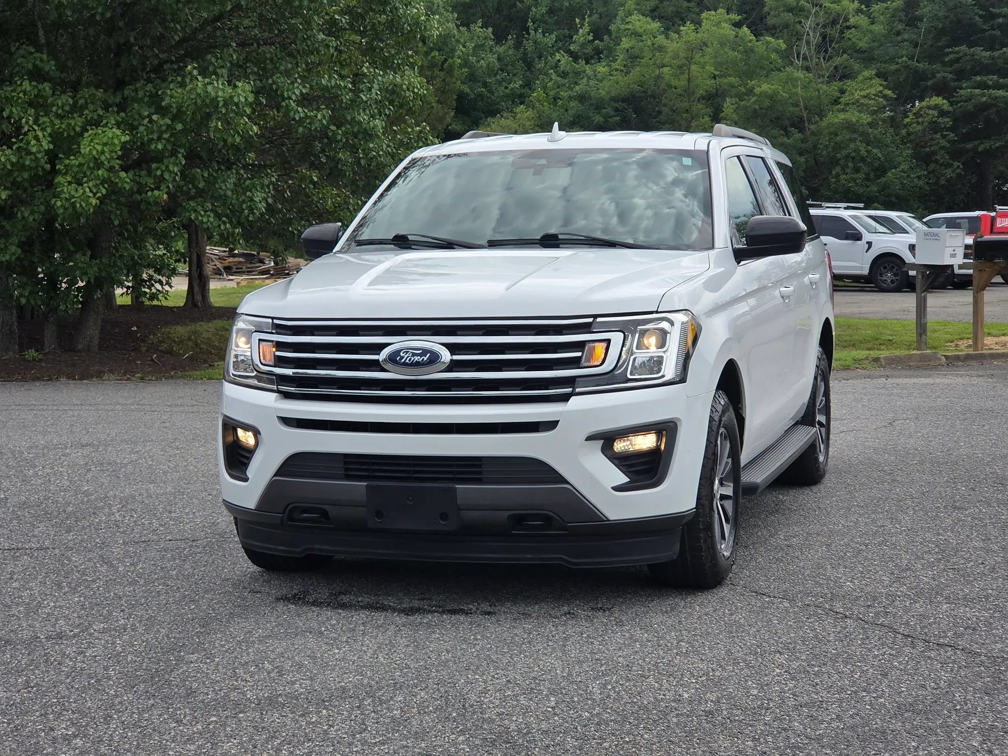 Used 2021 Ford Expedition XL AWD/4WD image 2
