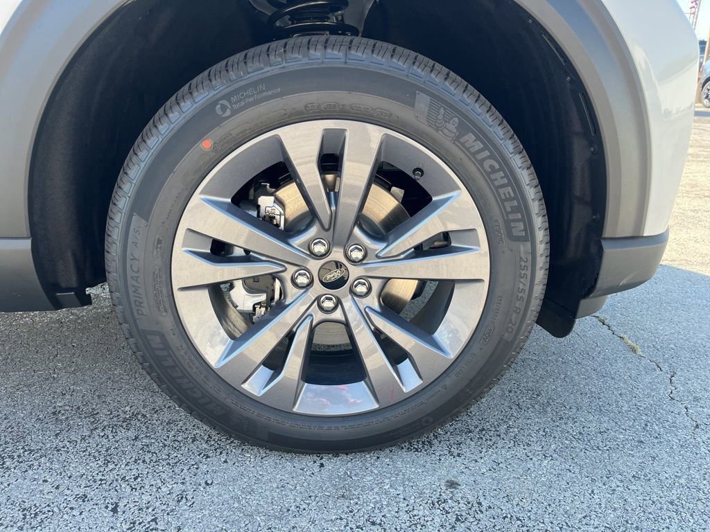 New 2025 Ford Explorer Active w/ Active Comfort Package image 23