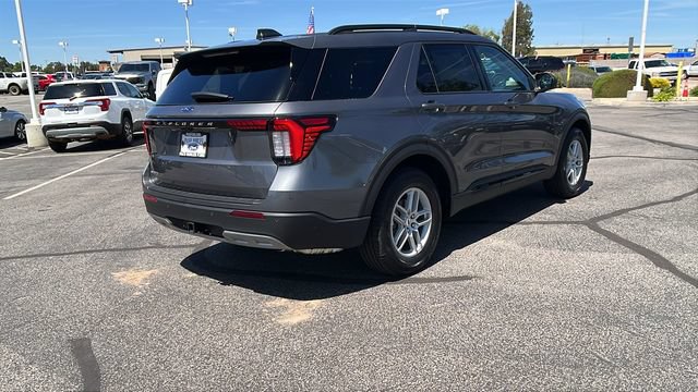 New 2026 Ford Explorer Active w/ Active Comfort Package RWD image 3