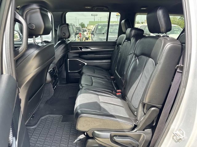 Used 2024 Jeep Wagoneer L Series II w/ Flexible Seating Group image 19