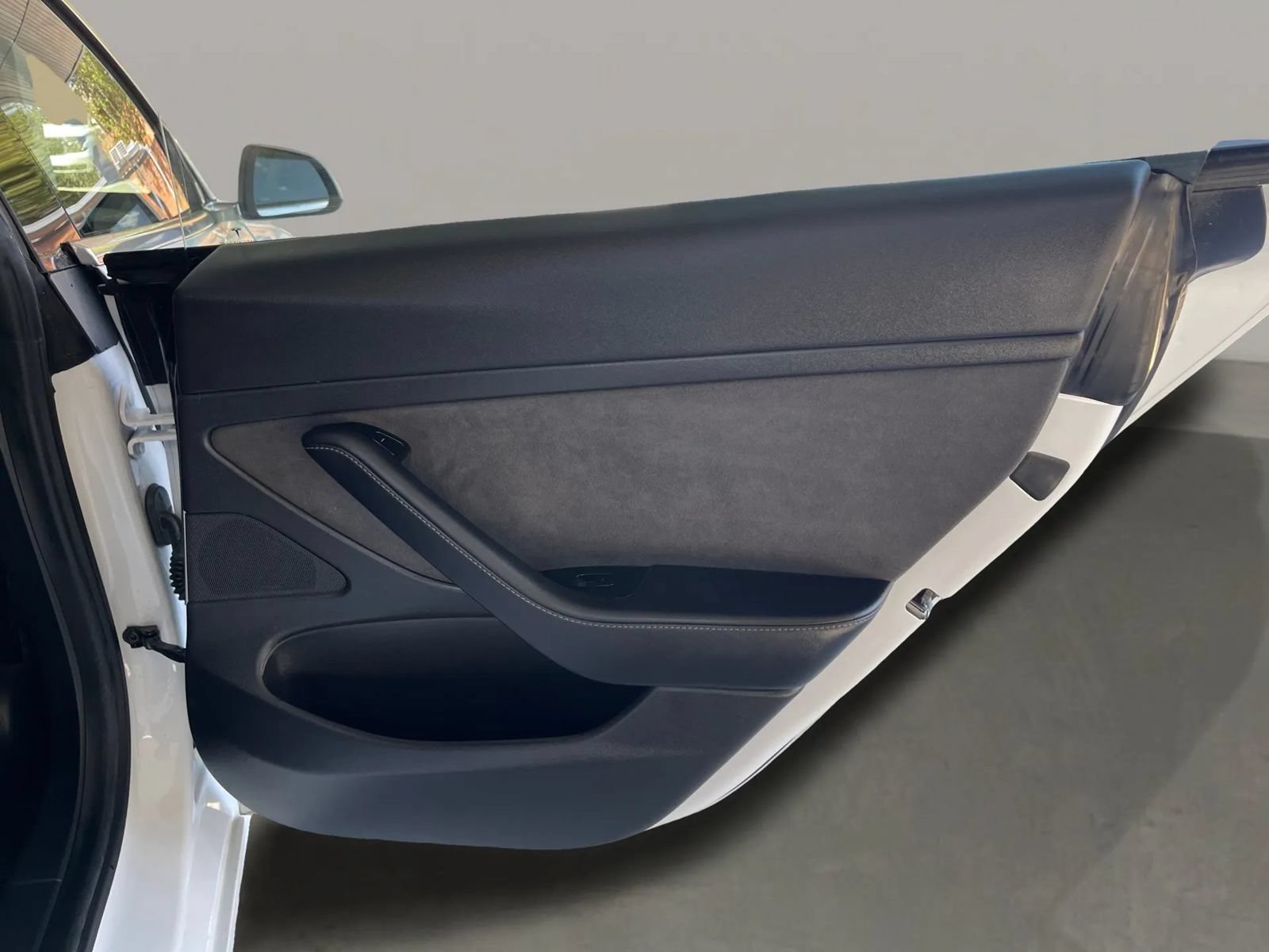 Used 2020 Tesla Model 3 Standard Range RWD image 19